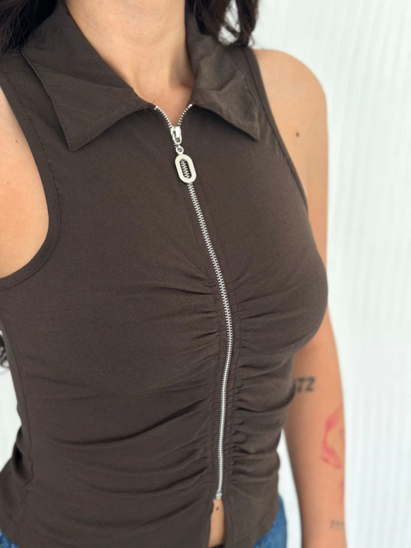 Yakalı Tam Fermuarlı Kolsuz Bluz - Kahverengi - Image 1