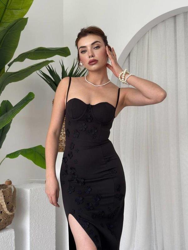 Stor Gül Detaylı Elbise - Image 1