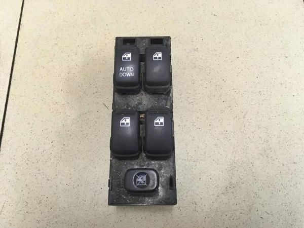 Düğme Cam Açma Getz 03-06 Ön Sol (Oem No: 93570-1C110Bj) - Image 1