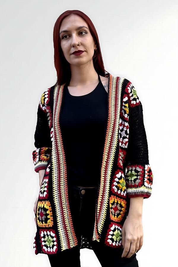 Cleopatra Siyah Zemin Renkli Motif El Örgüsü Bayan Hırka - Image 1
