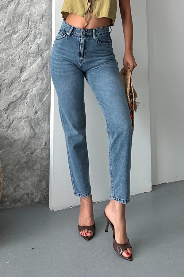 Mom fit kar yıkama bıyık detaylı jeans pantolon d2006 - Image 1