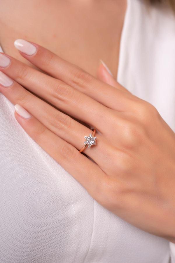 Eva Jewelry Çiçek Motifli Tek Taş Ayarlanabilir 14 K Rose Gold Kaplama Kadın Yüzük - Image 1