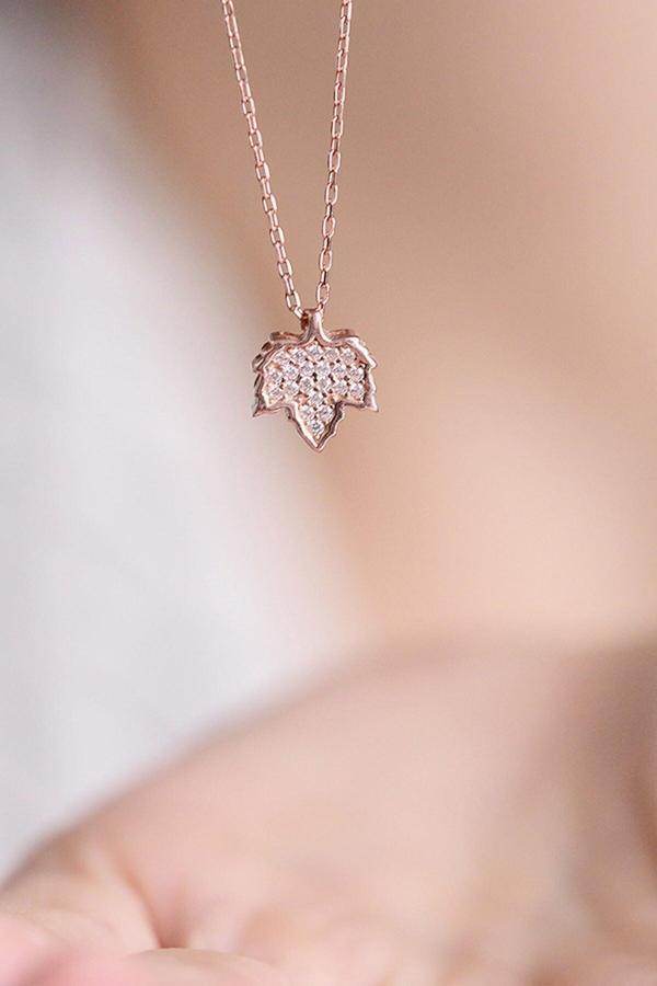 Eva Jewelry Çınar Yaprağı Minimal 14 K Rose Gold Kaplama Kadın Kolye - Image 1