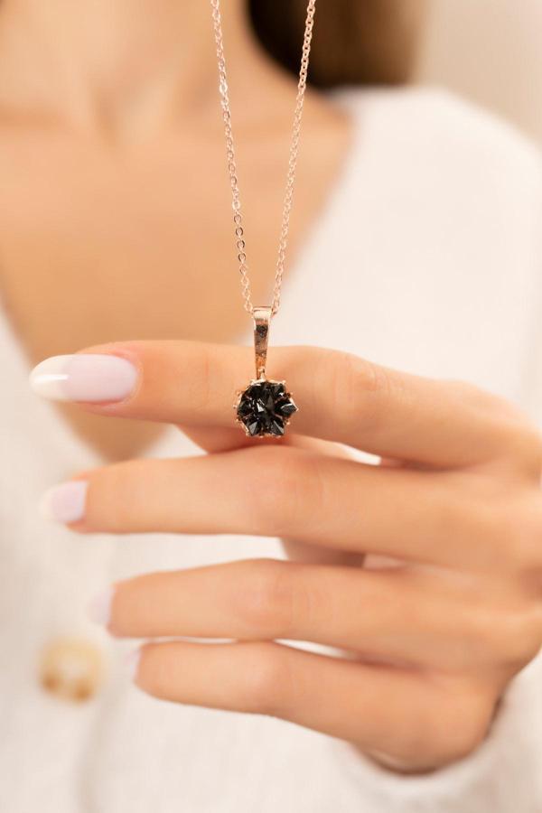 Eva Jewelry Lotus Çiçeği Siyah Taşlı 925 Ayar Gümüş Zincirli Kadın Kolye - Image 1