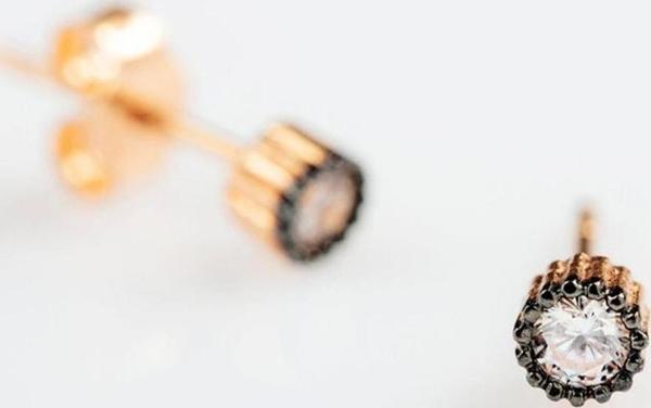 Sahira Jewelry Beyaz Tek Taş 14 K Altın Kaplama Kadın Küpe - Image 1