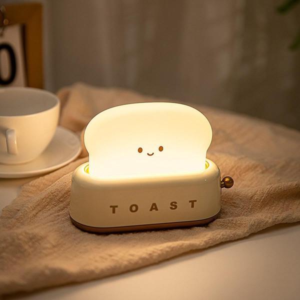 Sarı Tost Gece Lambası – Şarjlı & Pilli Sevimli LED Işık,Hediyelik Led Lamba - Image 1