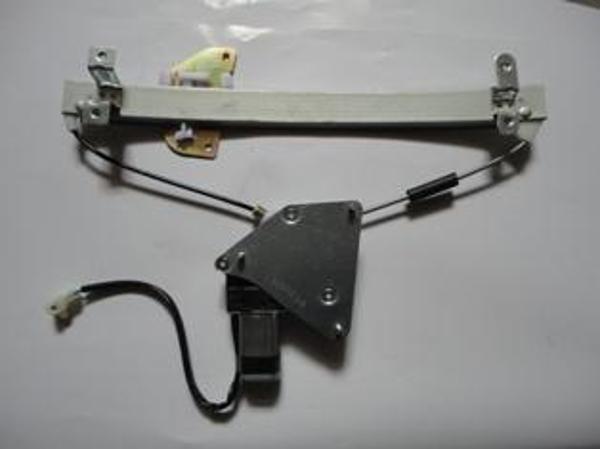 MITSUBISHI GALANT- 88/91; ARKA CAM KRİKOSU SOL ELEKTRİKLİ/MOTORLU 2FİŞLİ - Image 1