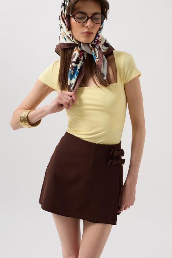 Fiyonk Detay Mini Etek - Image 1