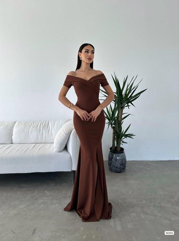 Kadın Dalgıç Kumaş Kayık Yaka Ve Dekolte Detaylı Elbise - Image 1