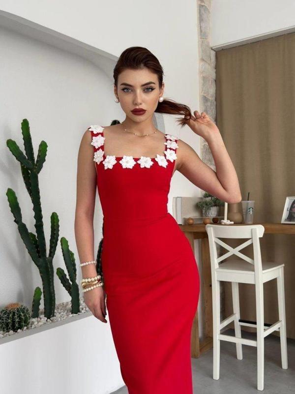 Mıng Çiçek Detaylı Elbise - Image 1