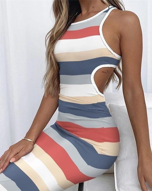 Kadın Kolsuz Bel Dekolte Detay şerit Desenli Pegasus Kumaş Elbise - Image 1