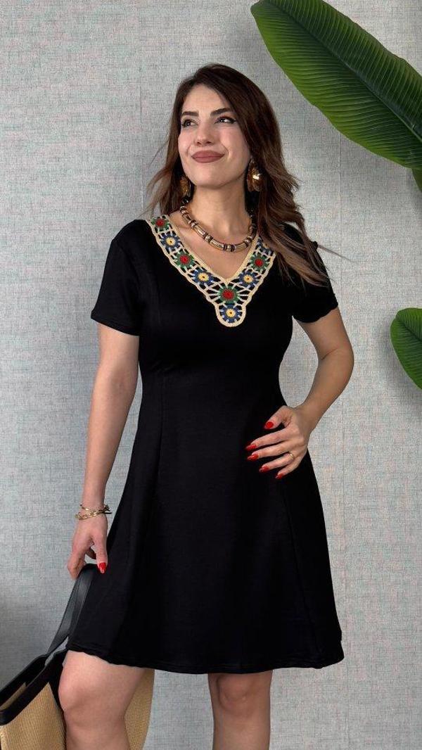 Kadın Penye Kumaş Çiçek Desenli Nakışlı Elbise - Image 1