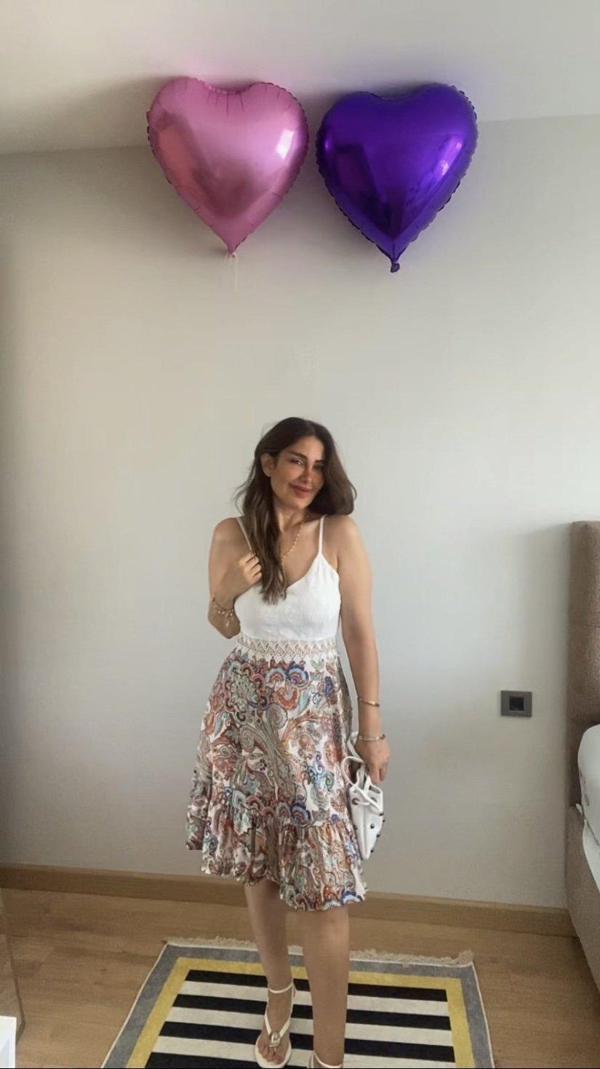 Kadın Askılı V Yakalı üst Dantel Alt Süprem Mini Elbise - Image 1