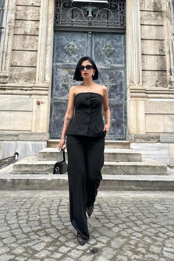 Siyah Straplez Düğmeli Crop Ve Pantolon Takım - Image 1