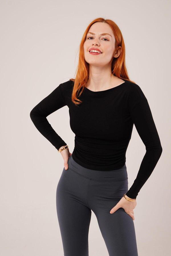 Yaka Detay Uzun Kollu Basic Siyah Bluz - Image 1