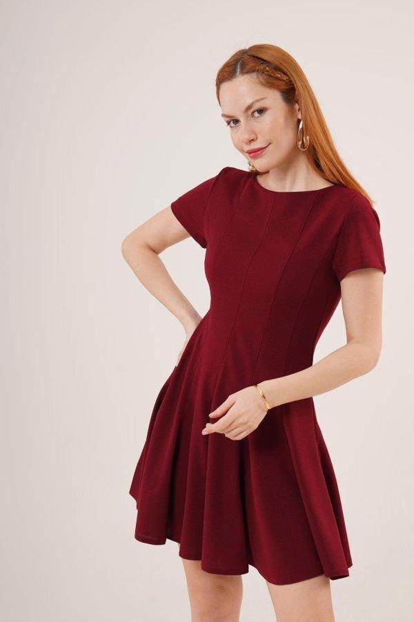 Önden Dikiş Detaylı Çan Model Bordo Elbise - Image 1