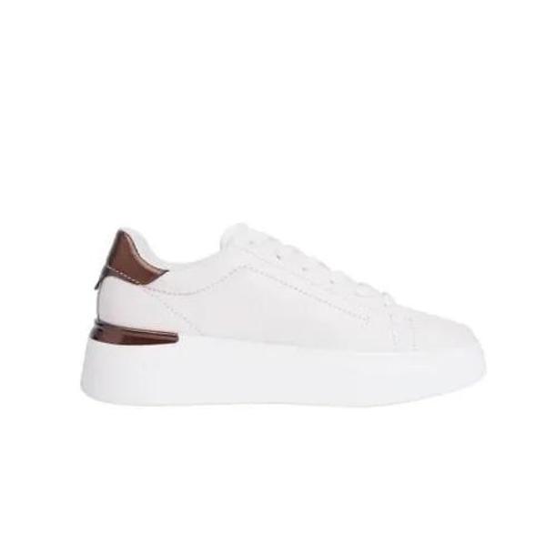 Tommy Hilfiger Şık Altın Rengi Platform Kadın Sneaker FW0FW08817YBR - Image 1