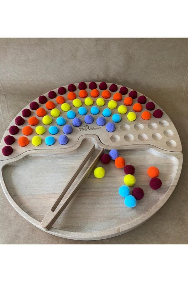 Tiny Wood Montessori Ahşap Gökkuşağı Tepsisi – Renkli Ponpon Dizme Ve İnce Motor Geliştirme Oyuncağı - Image 1