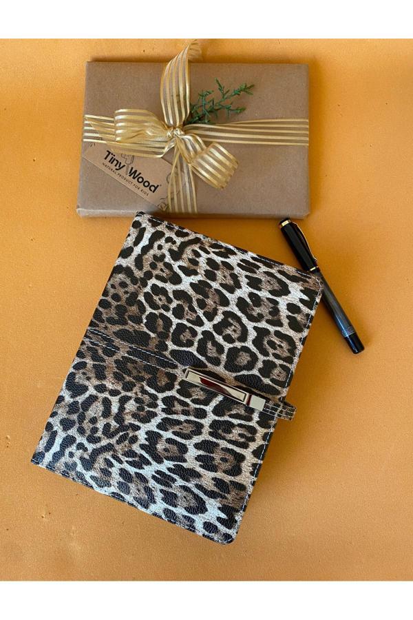 Tiny Wood Leopar Desenli Deri Kaplı Kilitli Ajanda | Hesap Makineli | Tarihsiz Planlayıcı - Image 1