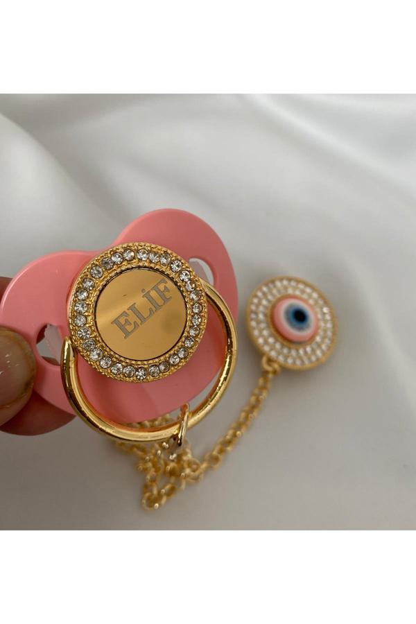 Tiny Wood Altın Kaplama Nazar Boncuklu İsimli Emzik Zinciri Seti – Kişiye Özel Zirkon Taşlı Bebek Emziği - Image 1