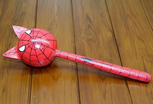 Ahşap Kedili Spiderman Marakas Tekli Polos:24 - Image 1
