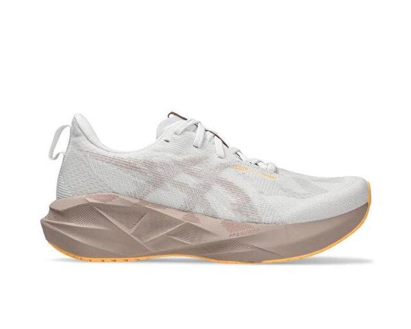 Asics Novablast 5 Erkek Koşu Ayakkabısı 1012B765-102 Beyaz - Image 1