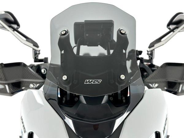 WRS Ön Cam – Koyu Dumanlı – BMW S 1000 XR / M 1000 XR 2020–2025 Uyumu - Image 1
