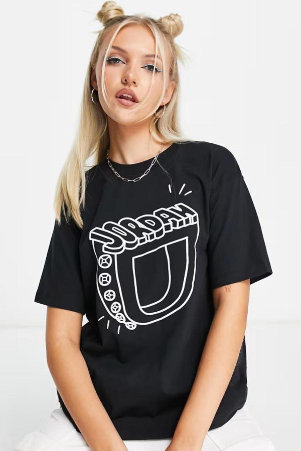 Nike Jordan Essentials Graphic Illustrated Loose Fit T-shirt Black Kadın Bol Kalıp Grafikli Tişört Siyah - Image 1