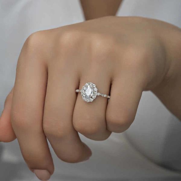 Supertrend Gümüş Beyaz Oval Taşlı Kadın Yüzük - Image 1