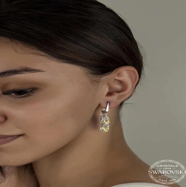 Supertrend Swarovski Crystal Taşlı Gümüş Salkım Sallantılı Çivili Kadın Küpe - Image 1