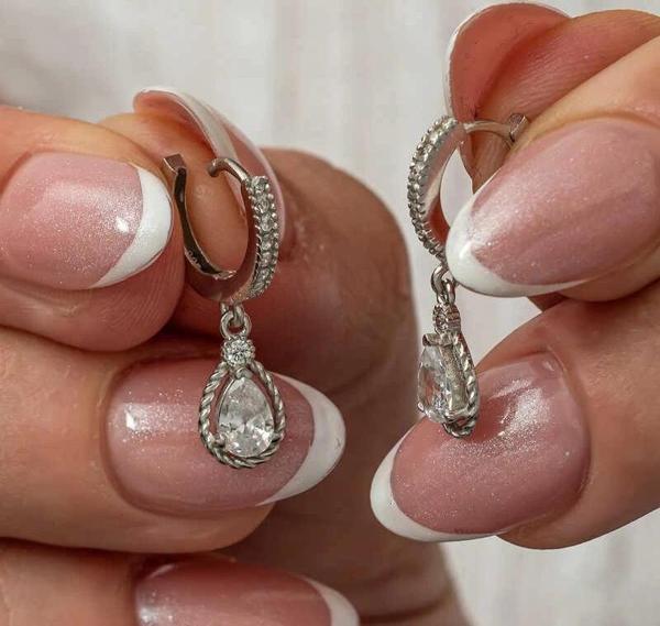 Supertrend Gümüş Sallantılı Damla Kadın Küpe - Image 1