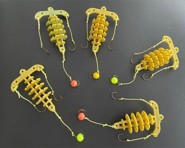 Aldos sport fishing Sazan Yaylı Hazır Takım 3 Iğneli Plastik Hamur Yaylı Rig Takım 5 Adet - Image 1