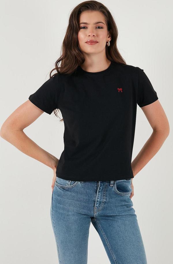 Lela Pamuklu Slim Fit Bisiklet Yaka Minimal İşleme Detaylı Bayan T Shirt 5866398 SİYAH - Image 1