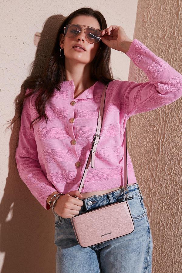 Lela Premium Regular Fit Bisiklet Yaka Düğmeli Dokulu Triko Bayan Hırka 680HI00337 Şeker Pembe - Image 1