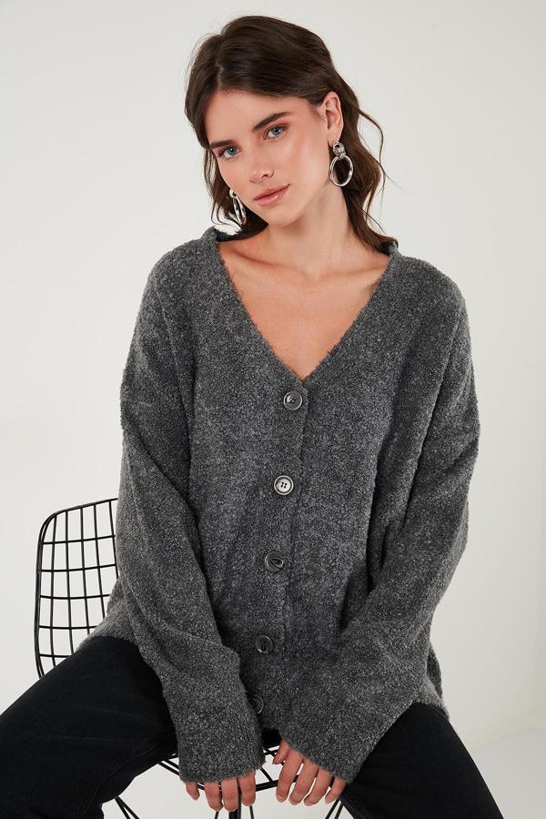 Lela Oversize Fit Düğmeli V Yaka Uzun Kollu Triko Bayan Hırka 4616232 ANTRASİT - Image 1