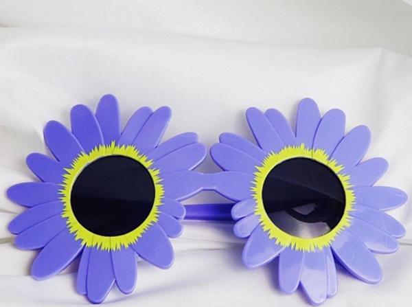 Mor Renk Papatya Şekilli Parti Gözlüğü 18x10 Cm - Image 1