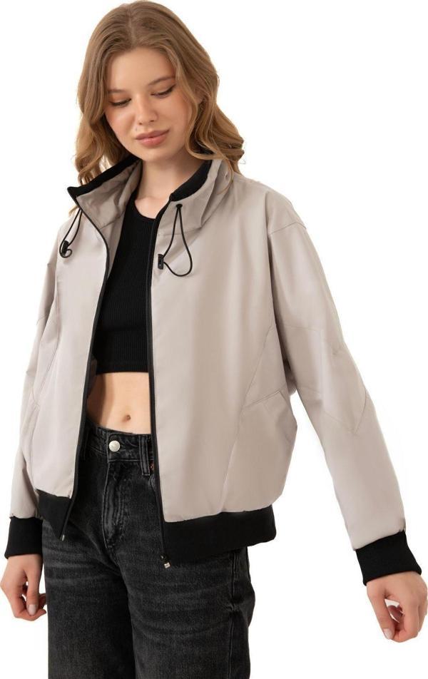 Spor Kadın Dik Yaka Su ve Rüzgar Geçirmez Oversize Crop Mevsimlik Yağmurluk Rüzgarlık - Image 1