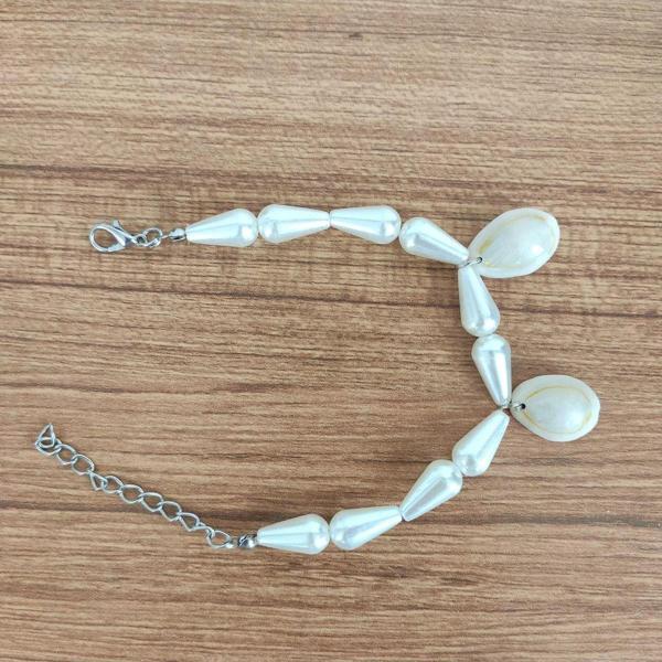 Doğal Deniz Kabuğu (Cowrie) ve İnci Görünümlü Boncuk Bileklik - 576 - Image 1