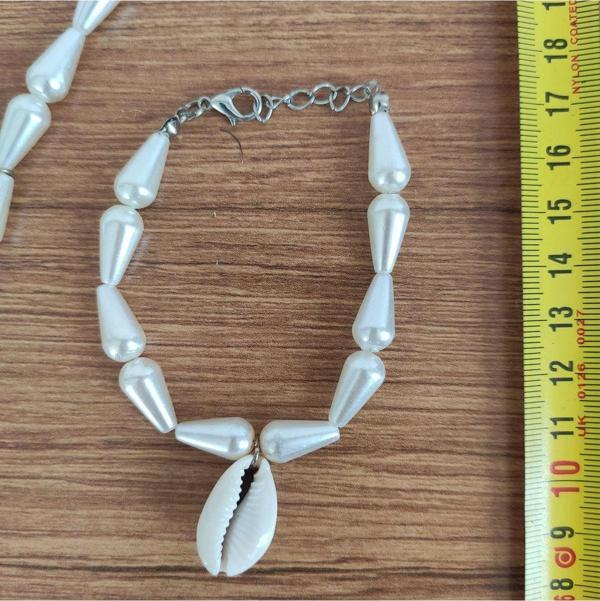 Doğal Deniz Kabuğu (Cowrie) ve İnci Görünümlü Boncuk Bileklik - 577 - Image 1