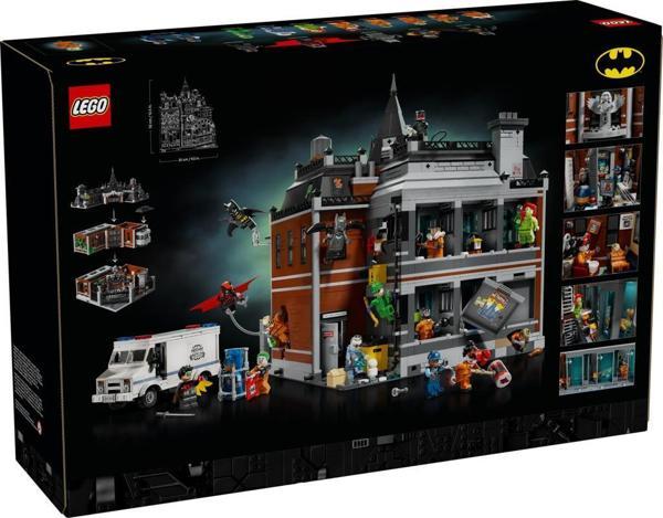 LEGO 76300  Batman Arkham Asylum - Image 1