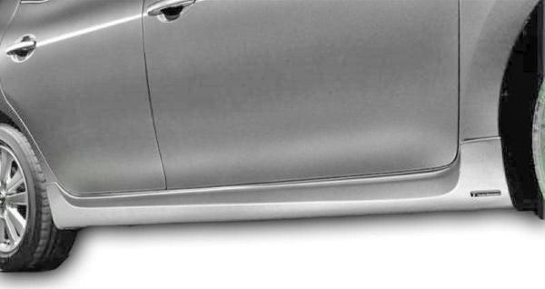 Toyota Auris 2013 - 2014 Izgaralı Marşpiyel Boyalı - Image 1