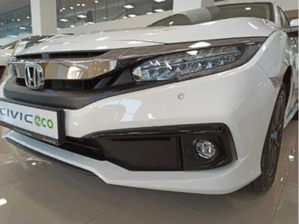 Honda Civic Fc5 2019-2021 Ön Sis Kaşı Kaplaması Piano Black (makyajlı Kasa) - Image 1