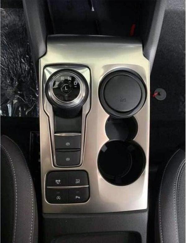 Ford Focus 2019-2021 Vites Çerçeve Kaplama - Titanyum Silver - Image 1