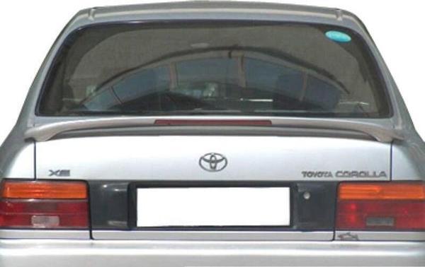 Toyota Corolla 93-98 Işıklı Spoiler Boyasız - Image 1