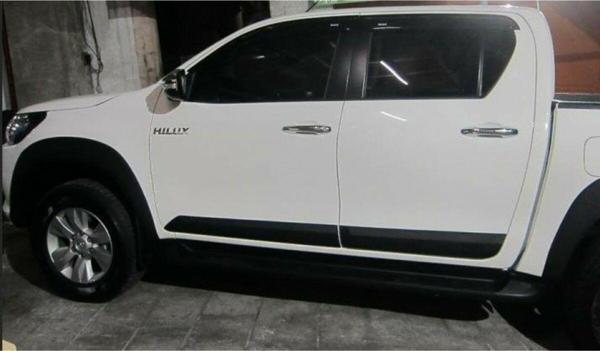 Toyota Hilux 2016 Gövde Kapı Kaplama Küçük Model - Image 1