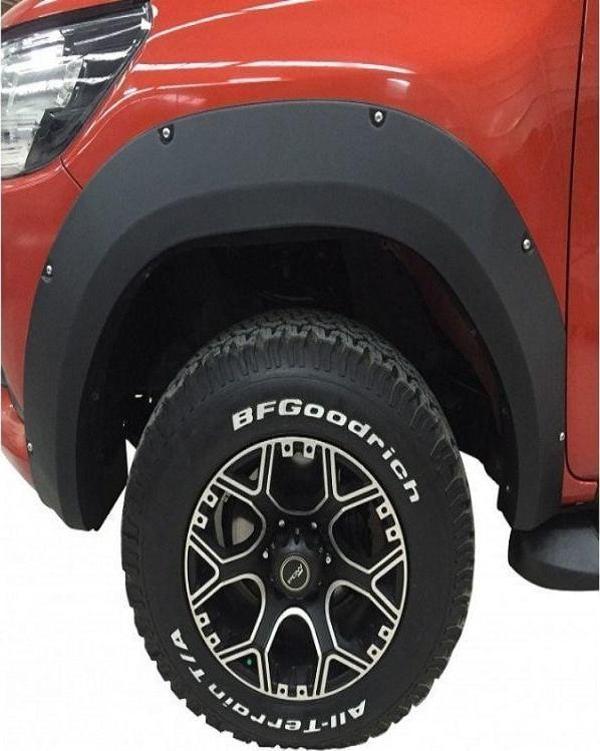 Toyota Hilux 2015-2021 Çıkıntılı Civatalı Çamurluk Kaplama Dodik - Image 1