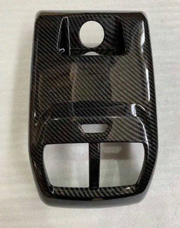 Ford Focus 2019+ Arka Menfez Kaplama - Karbon(abs) - Image 1