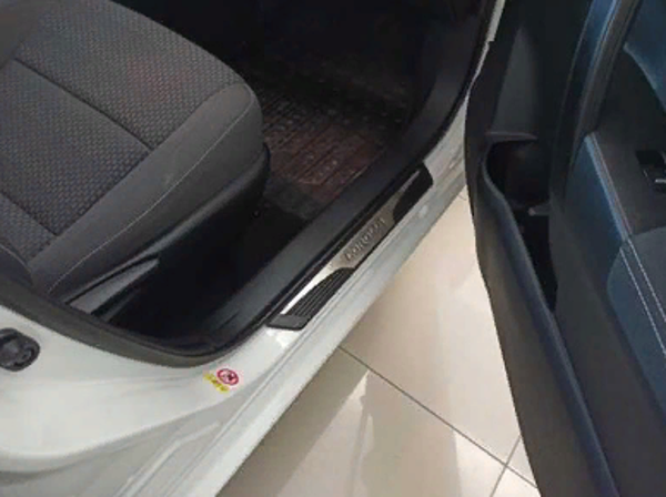 Toyota Corolla 2013-2016 Kapı Eşik Nikelajı Işıksız - Image 1