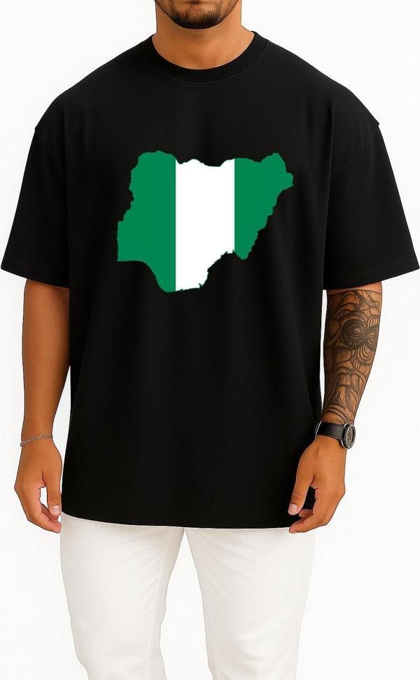 Oversize Nijerya Bayrağı Ve Haritası Göğüs Tasarımlı Unisex T-Shirt - Image 1