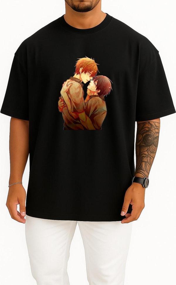 Oversize Haruka Nanase Fan Fiction Kiss Love Yaoi Göğüs Tasarımlı Unisex T-Shirt - Image 1
